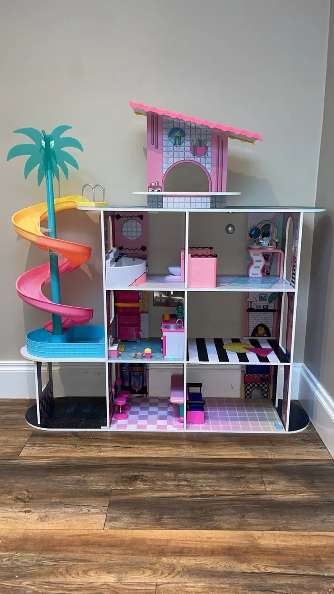 LOL Doll House - Image 1
