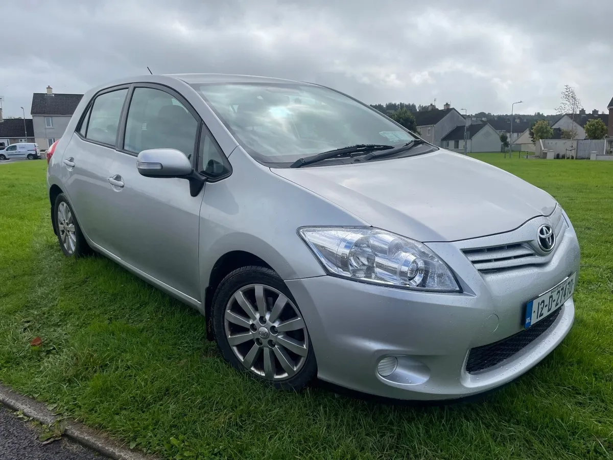Toyota Auris 2012 - Image 1