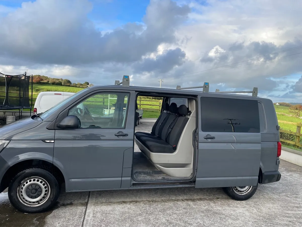 Volkswagen Transporter 2017 - Image 2