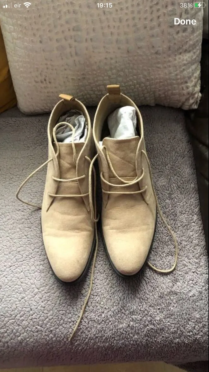Mens boots size 8 €20 - Image 1