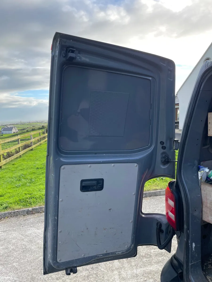 Volkswagen Transporter 2017 - Image 3