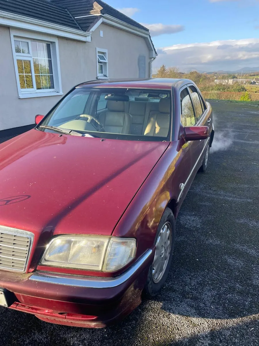 Mercedes-Benz C-Class 2000 - Image 1