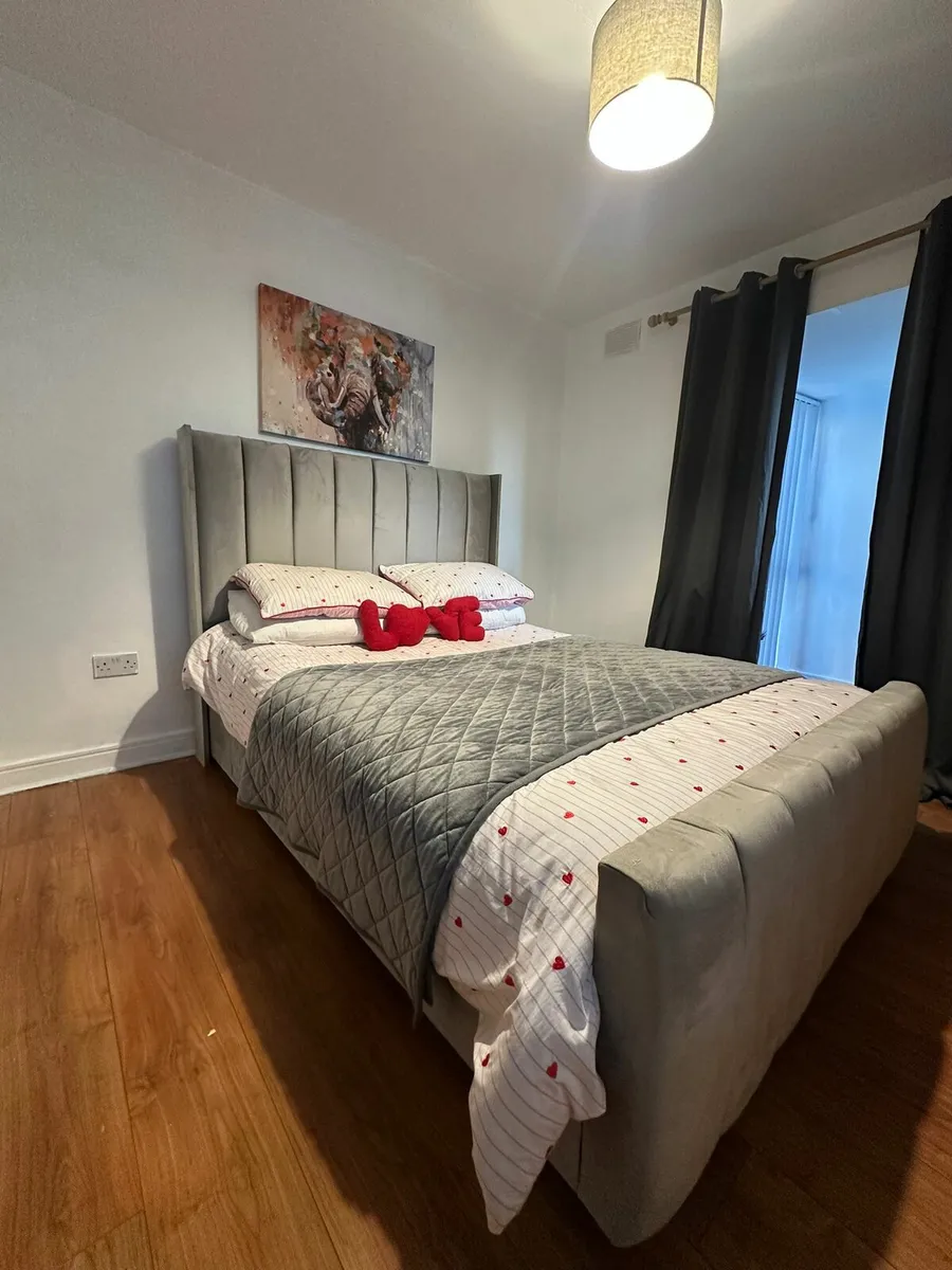 High Quality King size bed with mattress! - Image 1