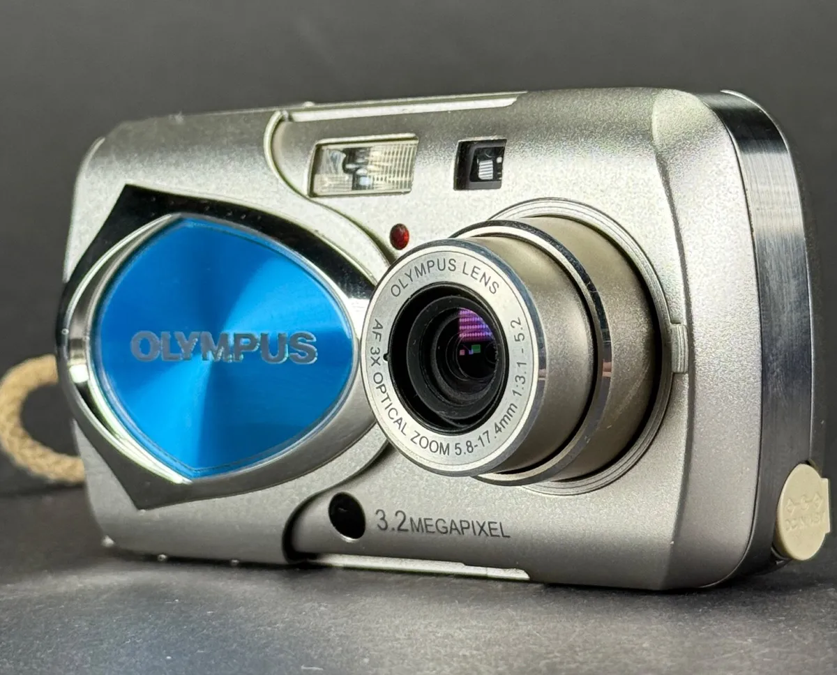 Olympus µ[mju:] 300 Digital All-Weather - Image 2