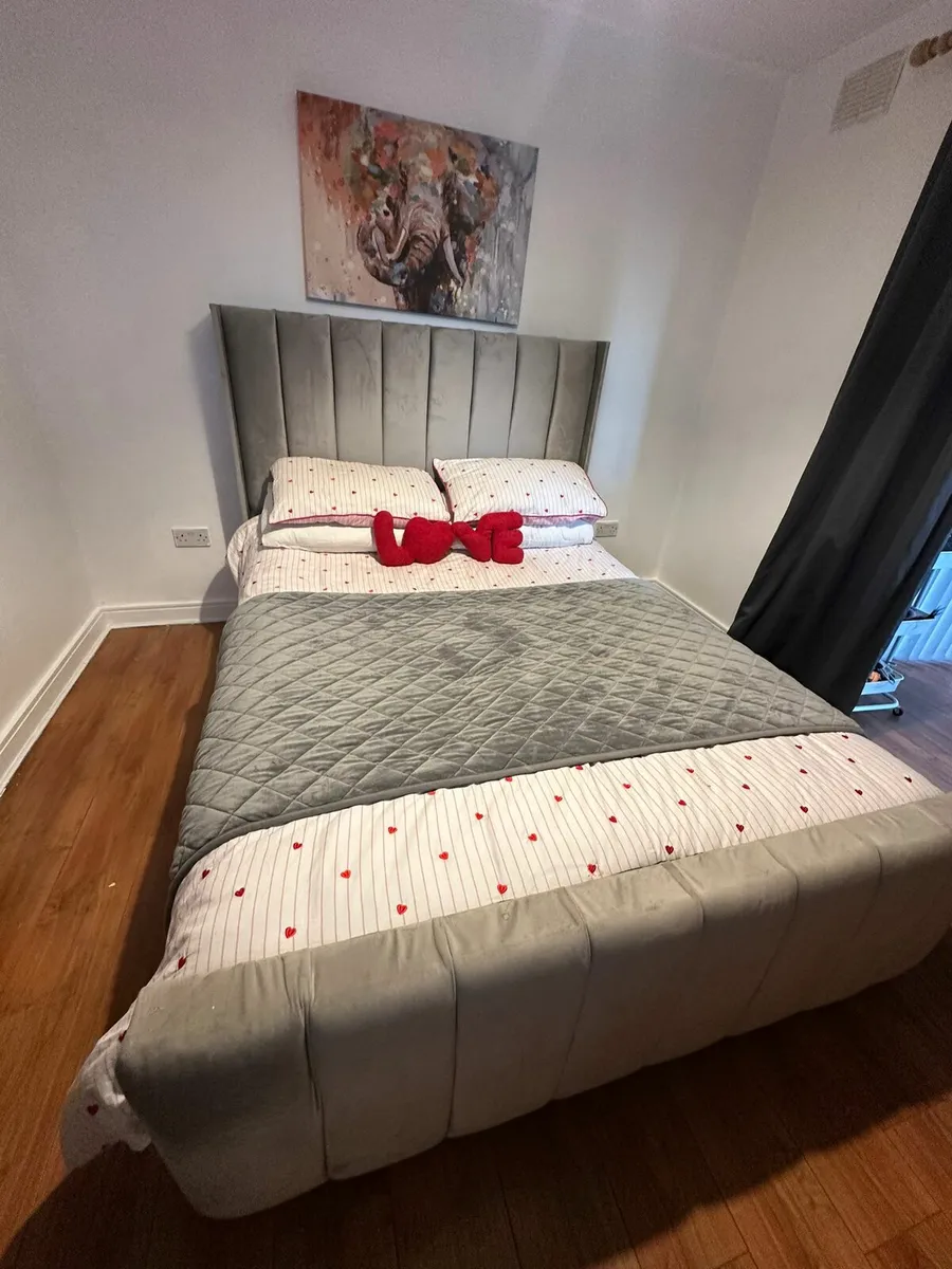 High Quality King size bed with mattress! - Image 4
