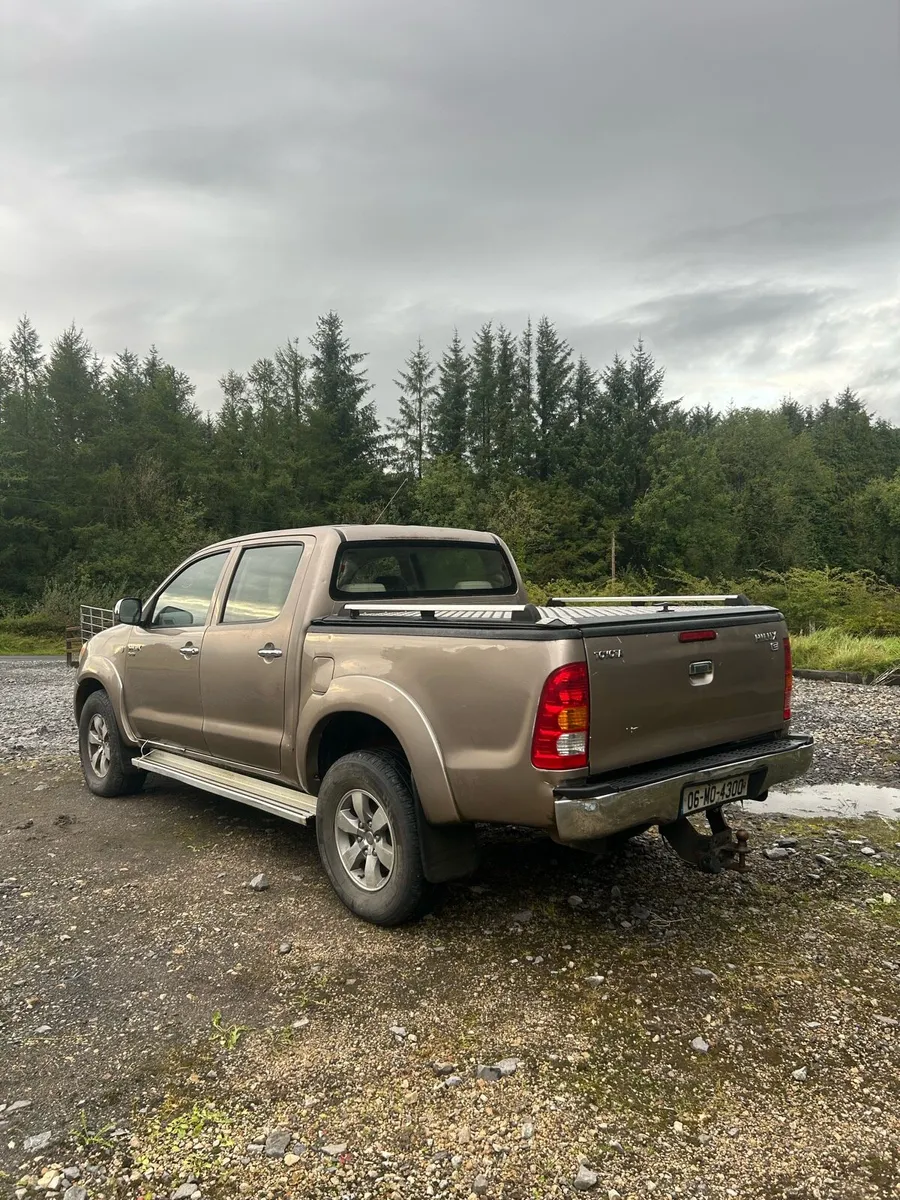 Toyota hilux - Image 2