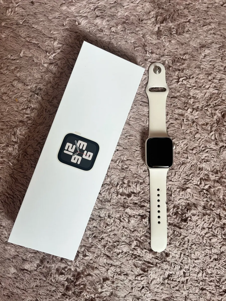 Apple Watch SE - Image 1