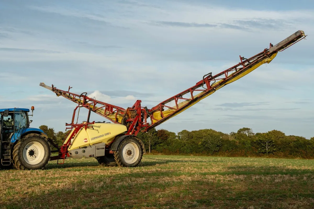 Hardi Commander Twin Force Sprayer 3300L - Image 1