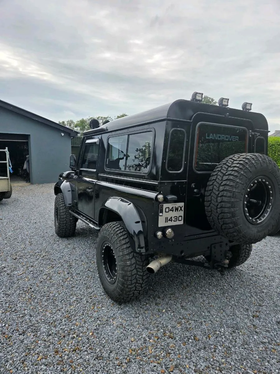 Defender 90 - Image 1