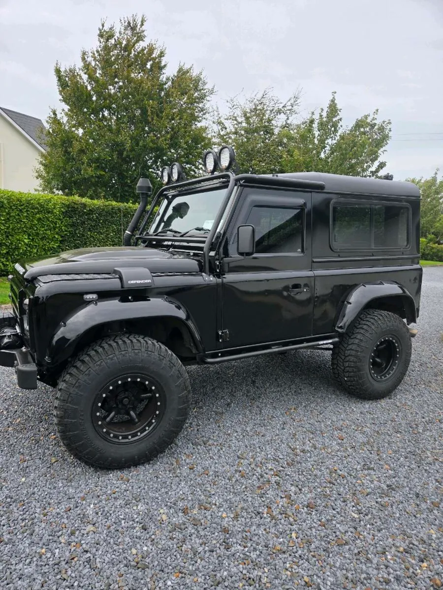 Defender 90 - Image 2