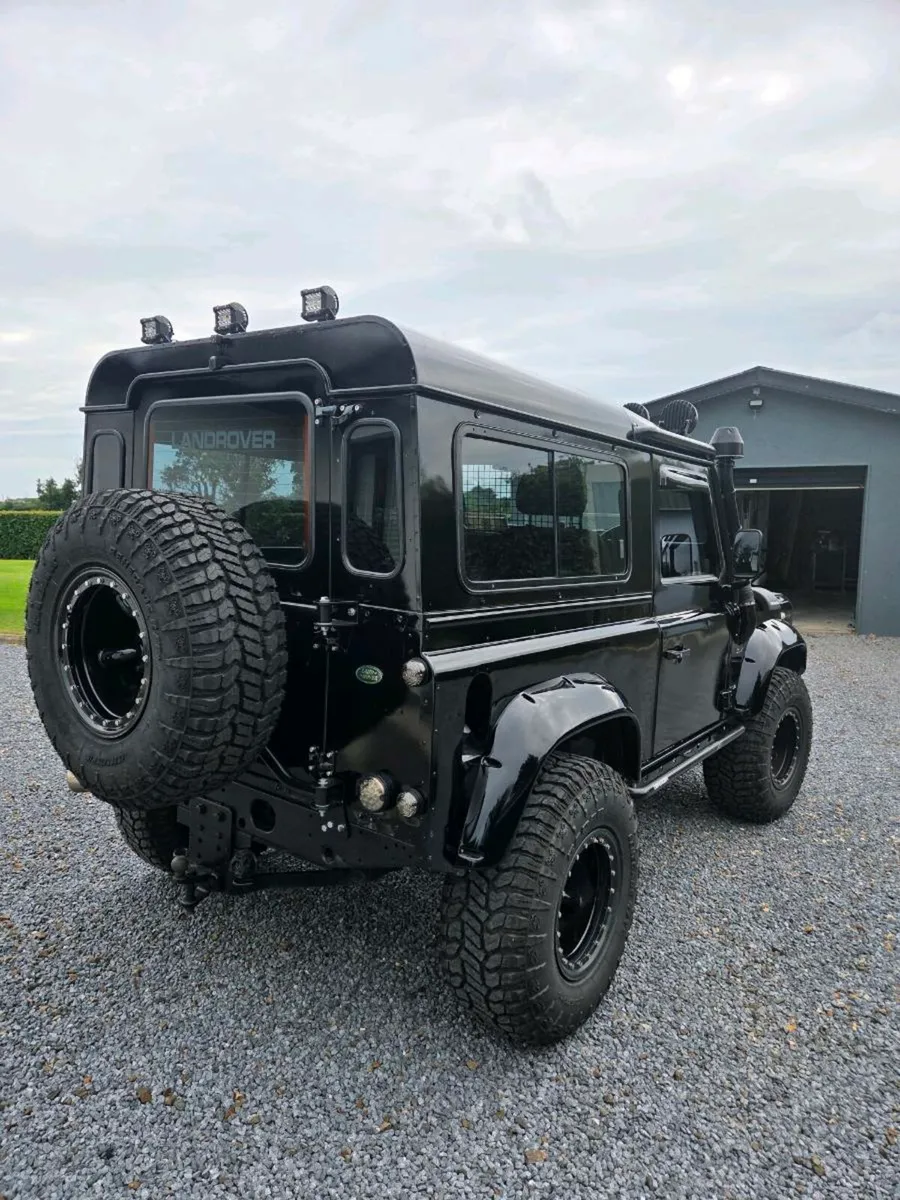 Defender 90 - Image 3