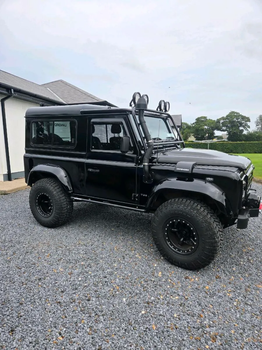 Defender 90 - Image 4