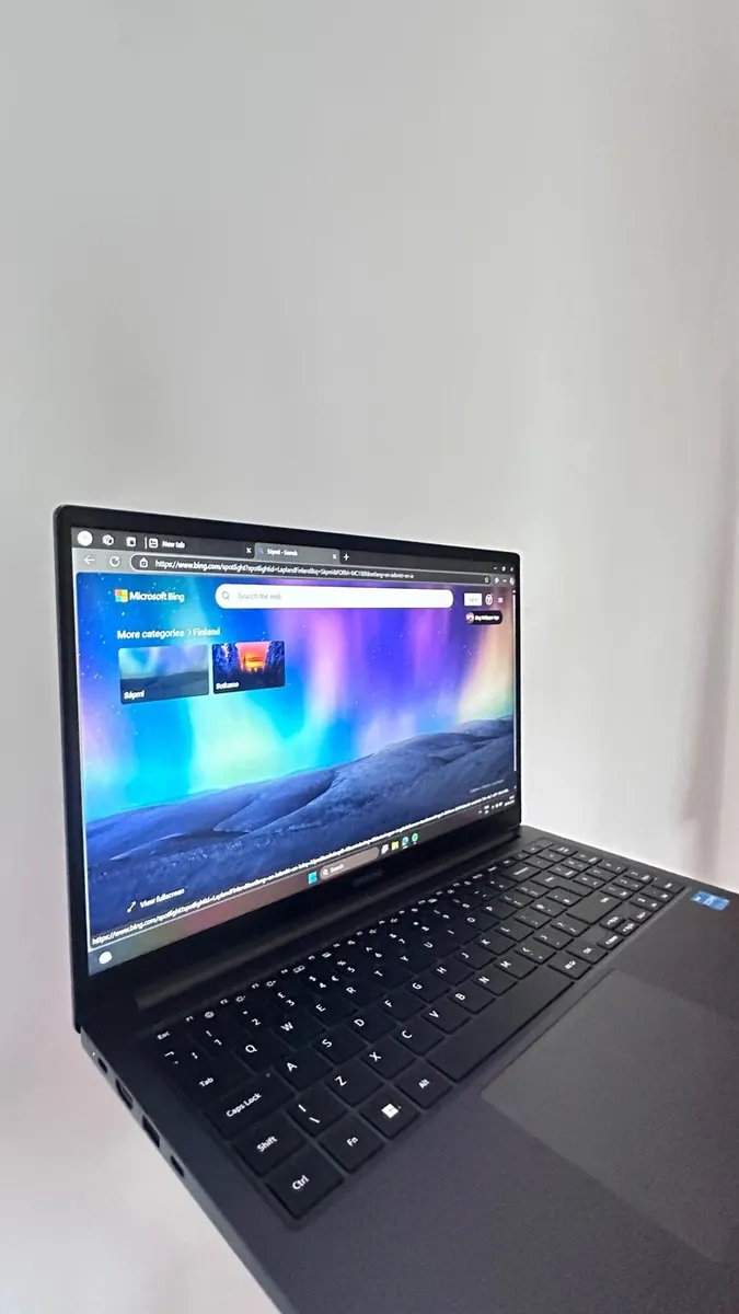 Laptop Samsung Galaxy Book3 15.6”. - Image 1