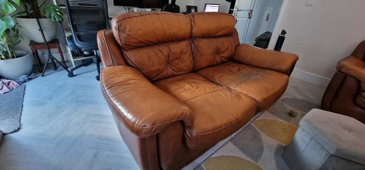 Couch - Image 2