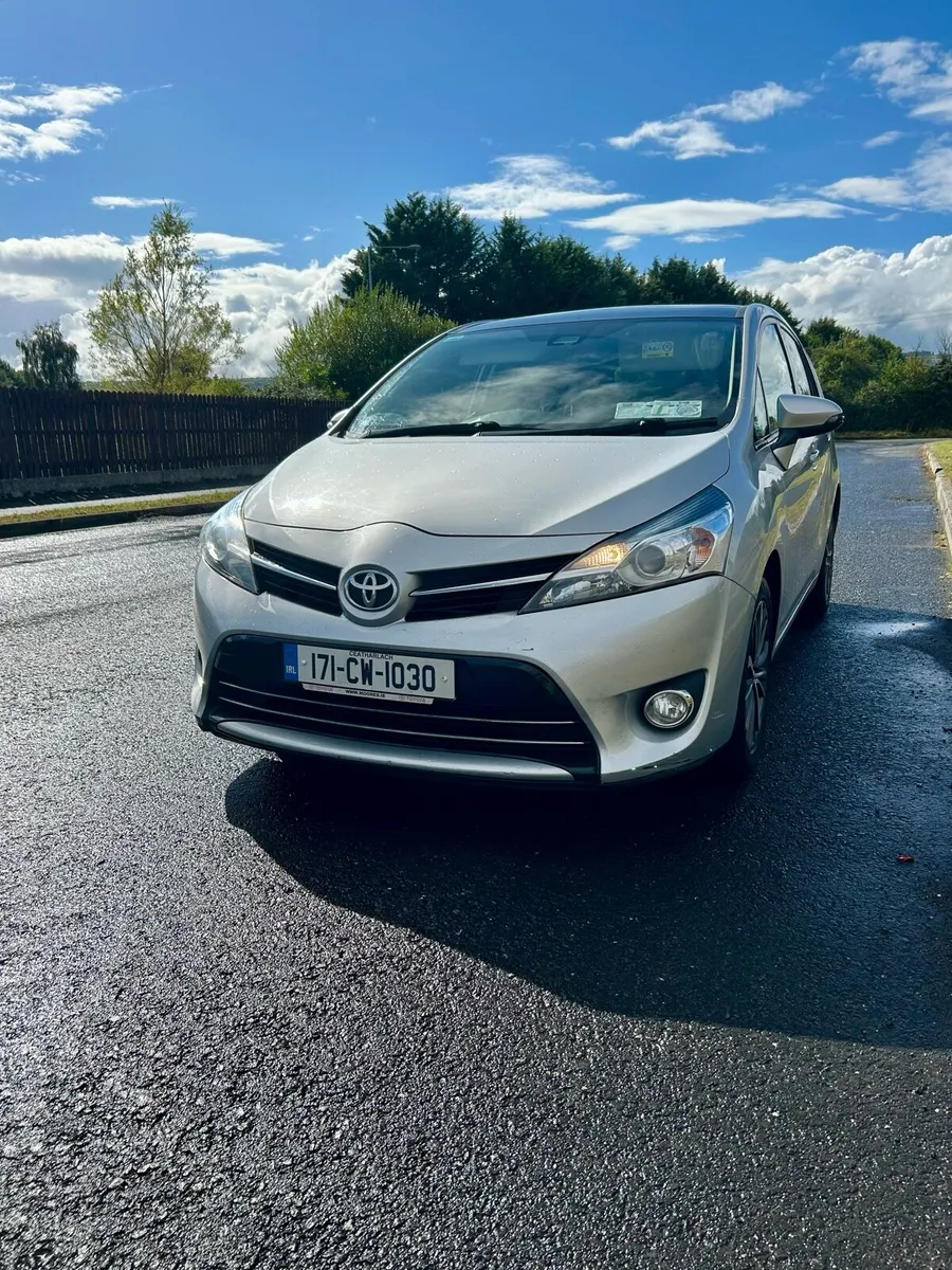2017 Toyota Verso - Image 1