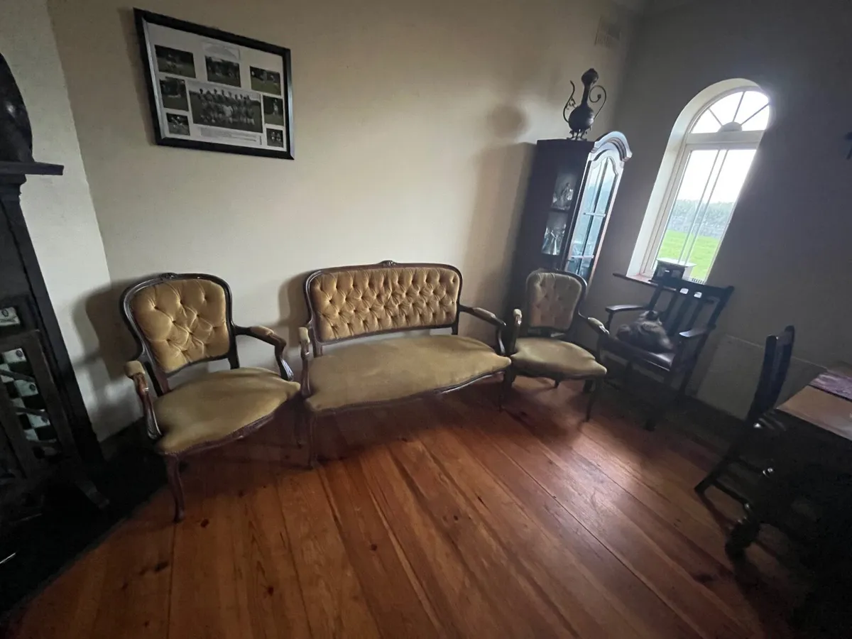 Vintage  Couch & Chairs - Image 1
