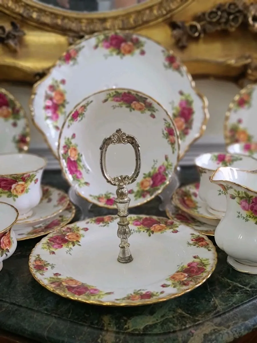 Royal Albert old country roses 24 piece teaset - Image 4