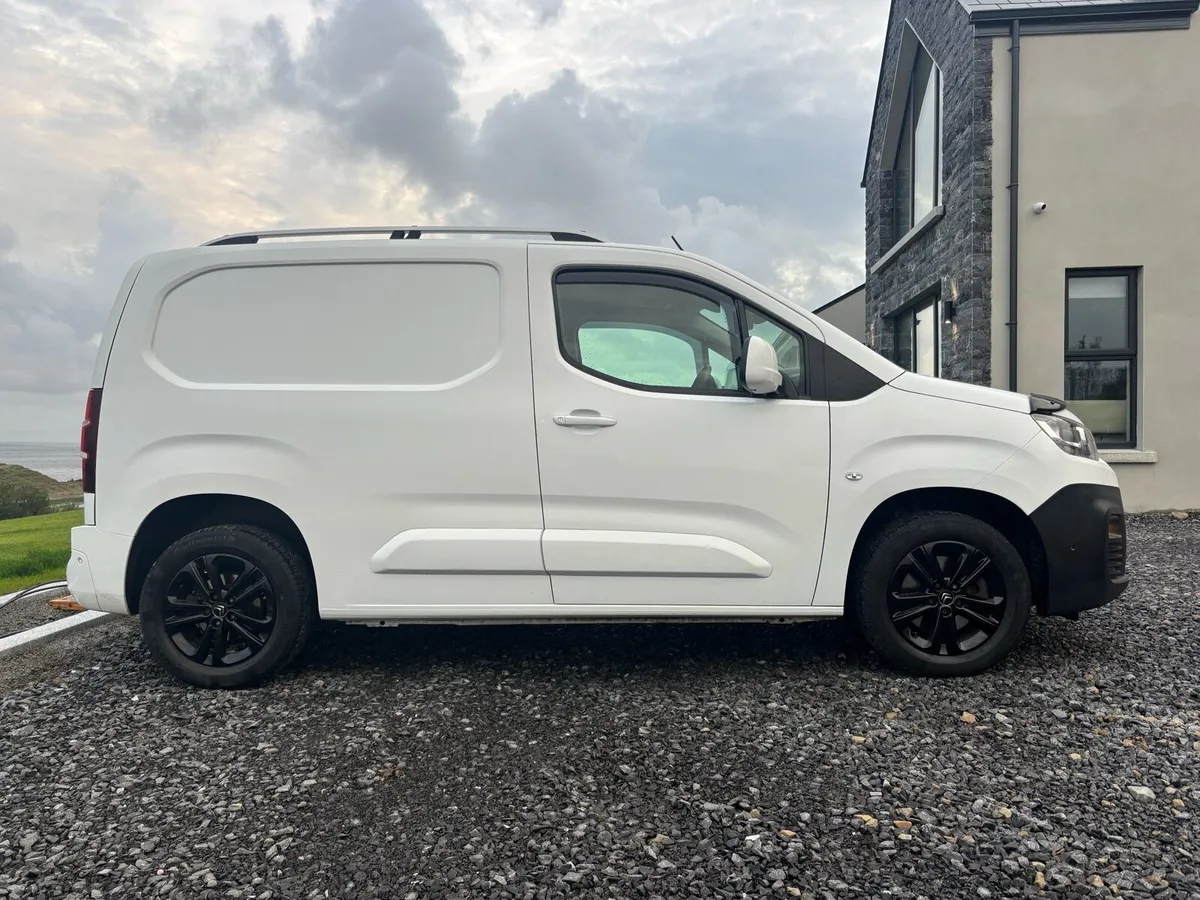 Citroen Berlingo 1.5 130(BHP) Driver model - Image 3