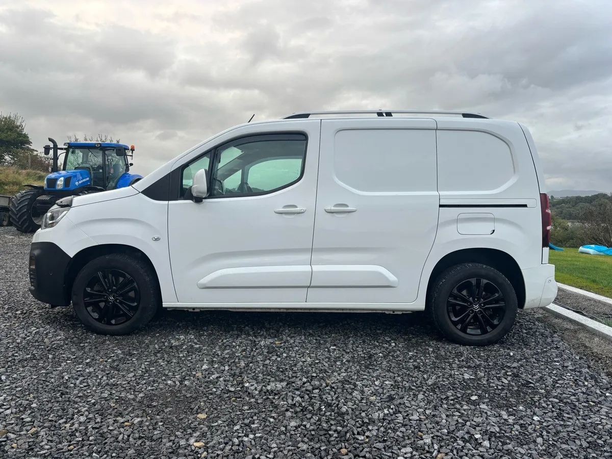 Citroen Berlingo 1.5 130(BHP) Driver model - Image 4