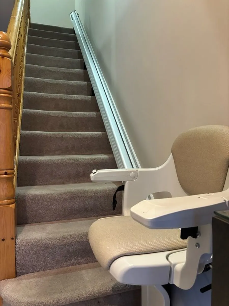 13 Step Straight Stairlift - Image 2