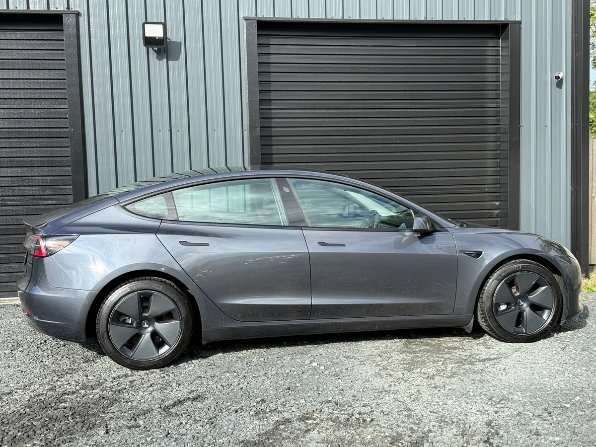212 Tesla Model 3 Standard Range Plus - Image 4