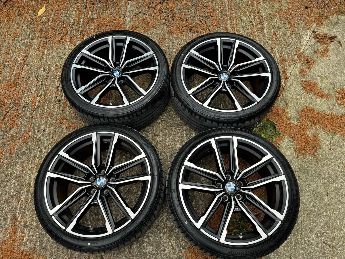 19’ BMW GENUINE 797M ALLOYS & NEW B’STONE TYRES - Image 1