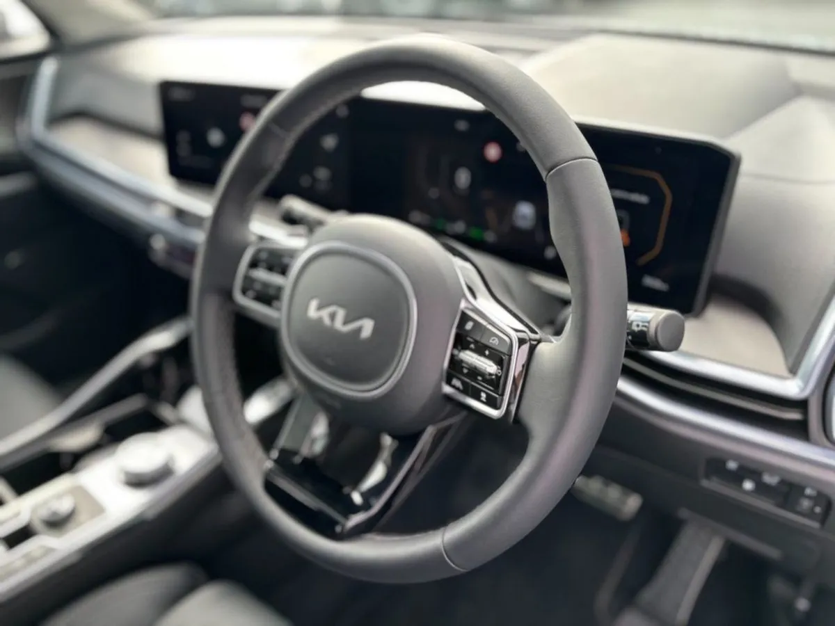 Kia Sorento 1.6 Plug in Hybrid PE ( 7 Seats ) - Image 2