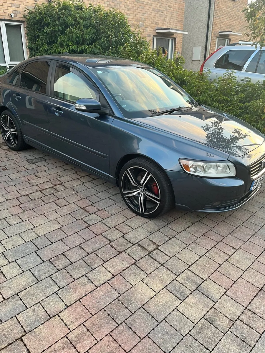 Volvo S40 2008 - Image 1