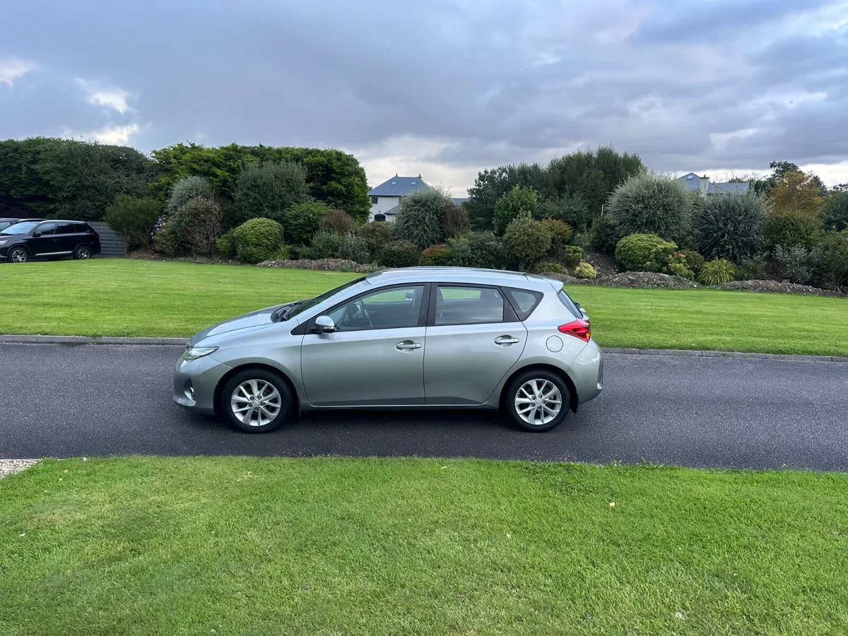 Toyota Auris 2015 1.4 D4D - Image 2