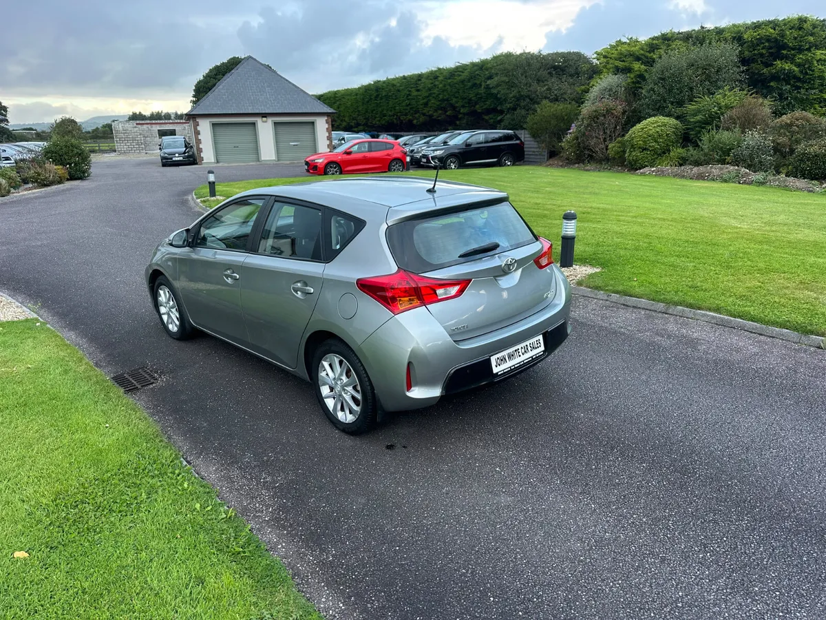 Toyota Auris 2015 1.4 D4D - Image 3