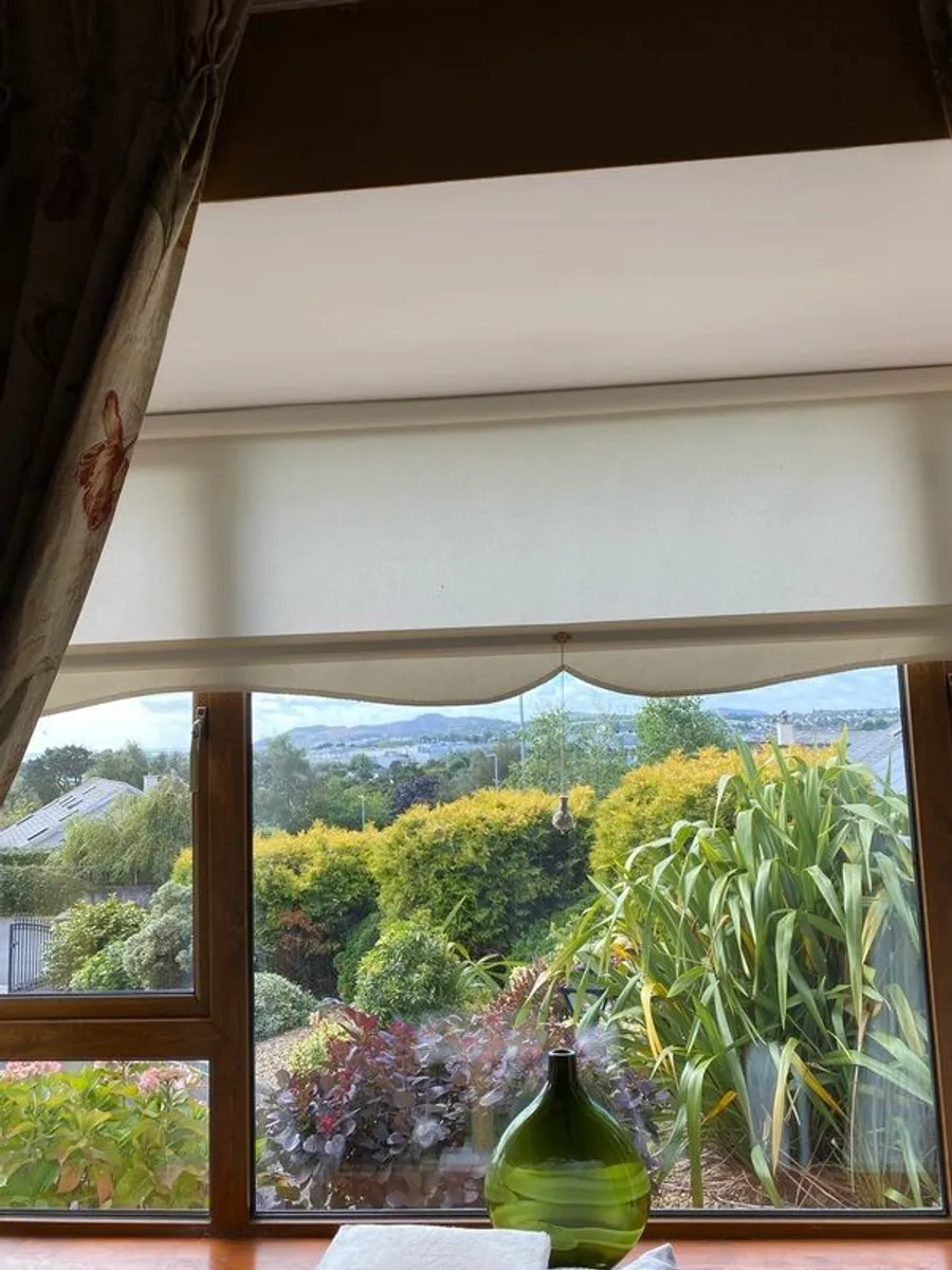 8 High Quality Roller Blinds - Image 2
