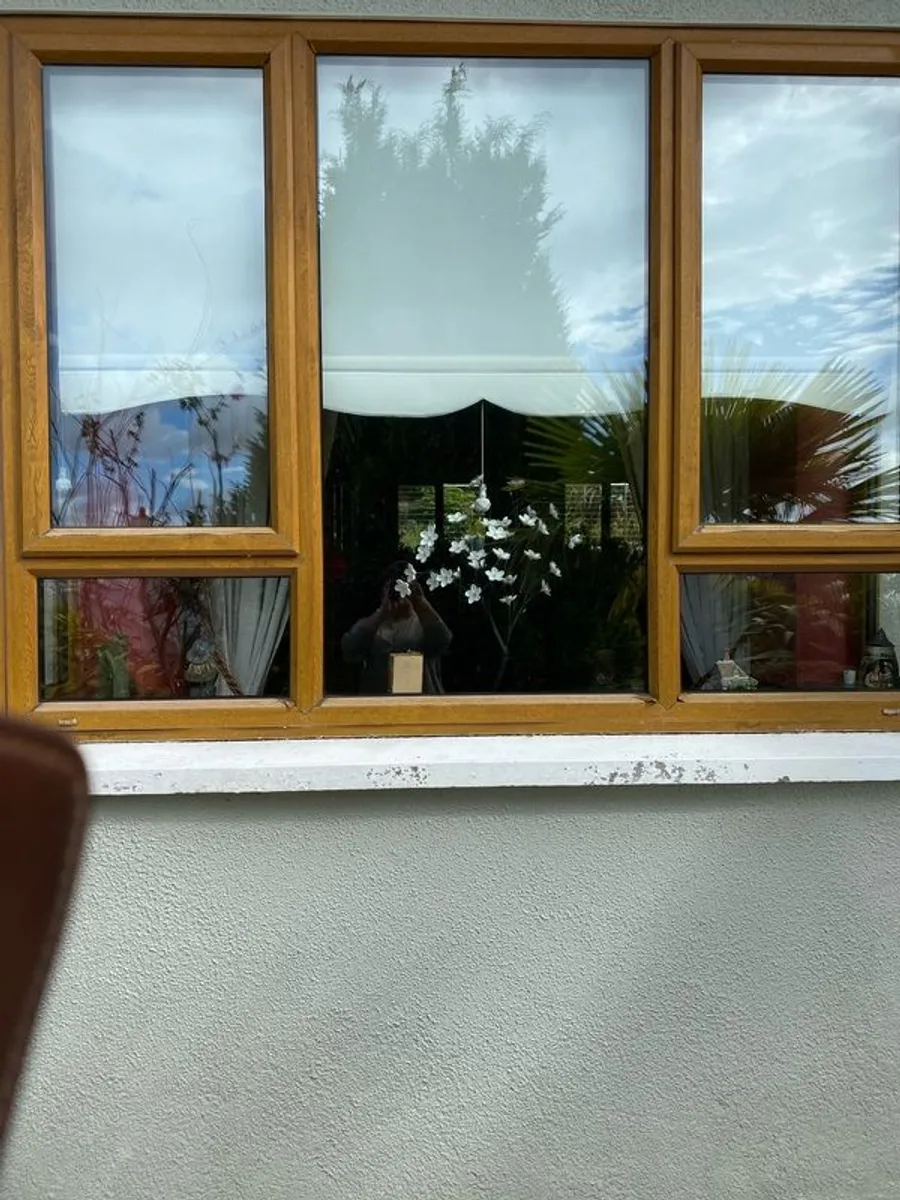8 High Quality Roller Blinds - Image 3