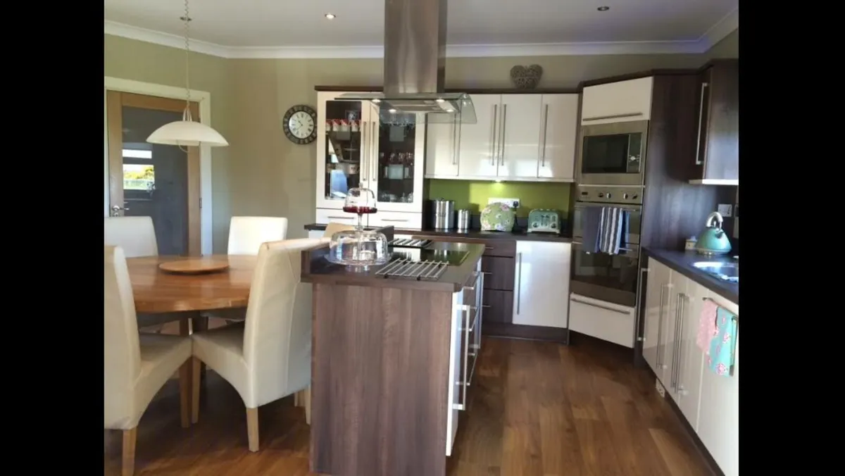 KITCHEN AND BUILT IN APPLIANCES FOR SALE - Image 1