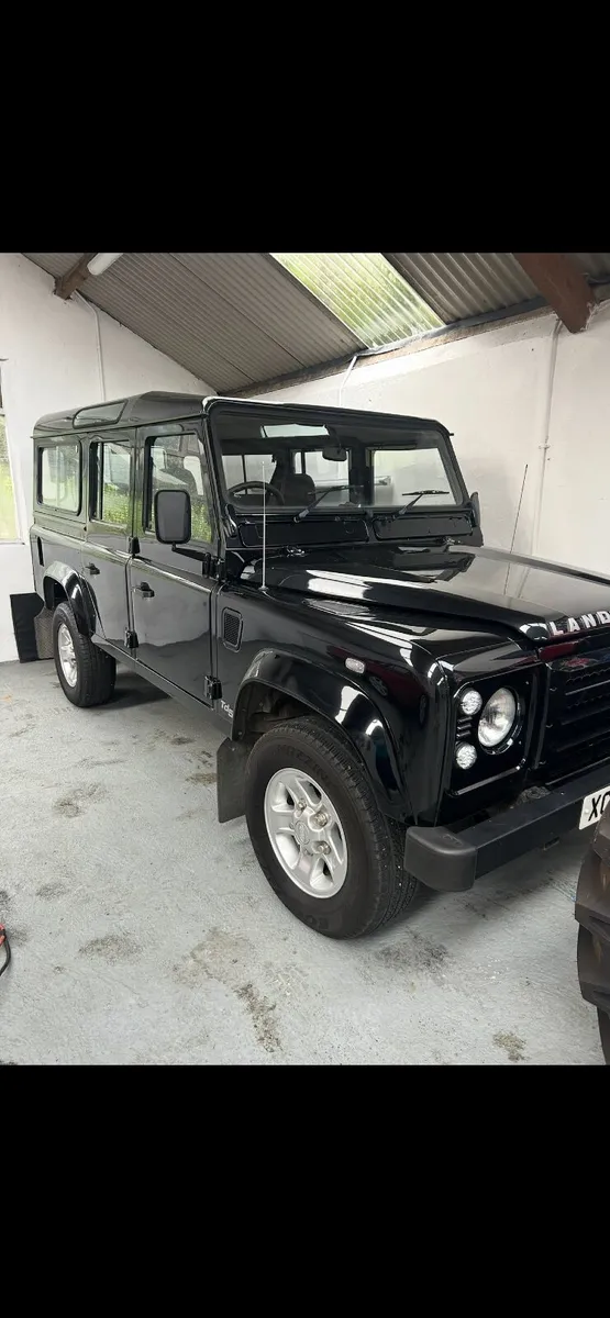 Land Rover Defender 2003 - Image 3