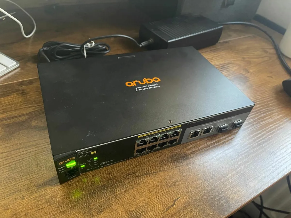 Aruba 2530-8G POE+ Gigabit switch J9774A - Image 1