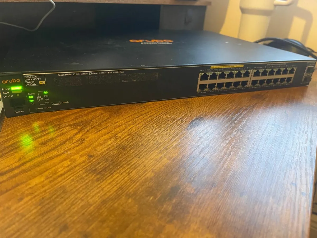 Aruba 2530-48G poe+ sfp+ switch J9854A - Image 1