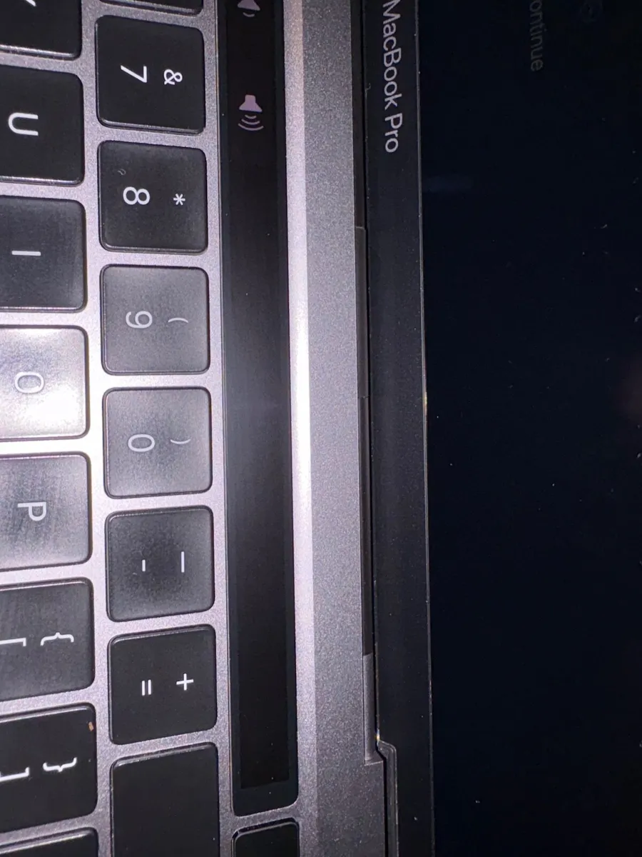Apple MacBook Pro 2020 Touch Bar 13in 16gb RAM/500 - Image 3