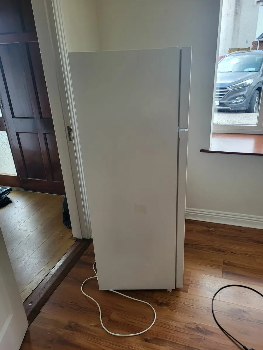 Fridge freezer (free standing) - Image 2