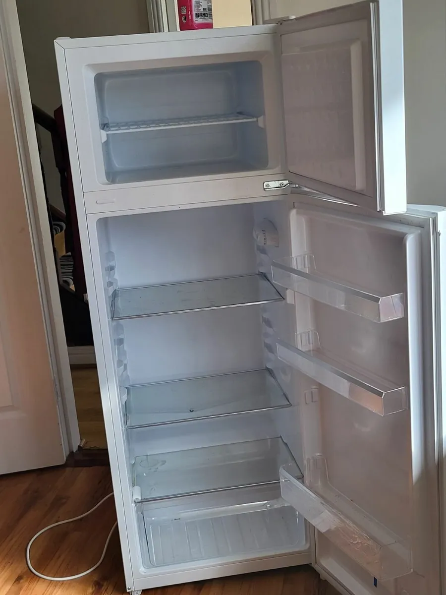 Fridge freezer (free standing) - Image 3