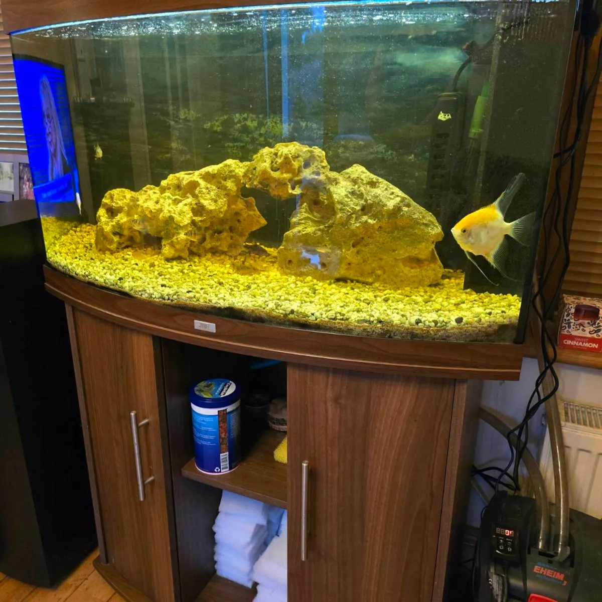 Jewel fish tank - Image 1