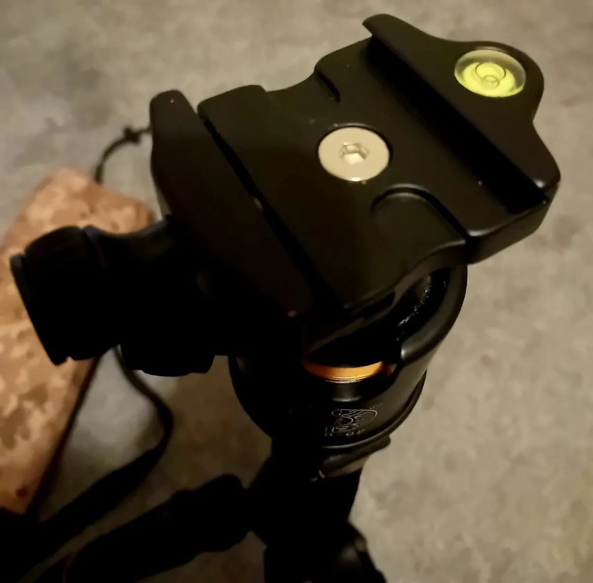 Camera Tripod - Image 2