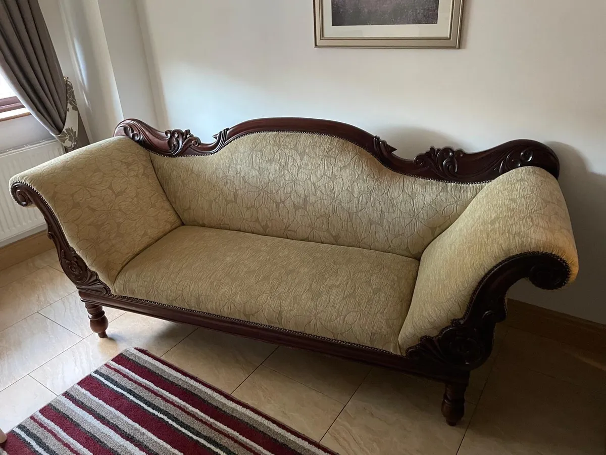 Antique style Couch