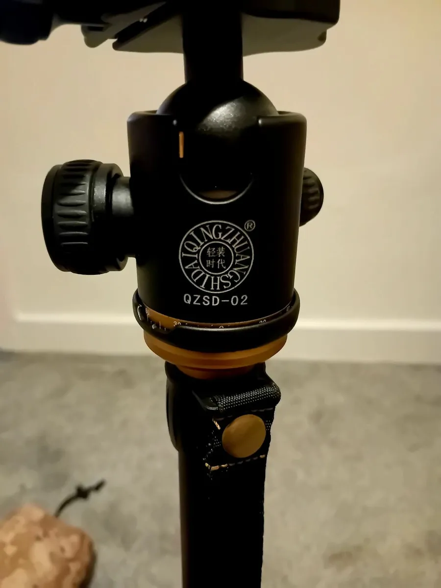 Camera Tripod - Image 3