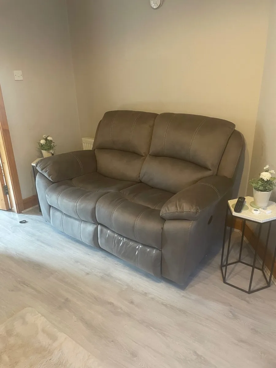 Recliner - Image 3