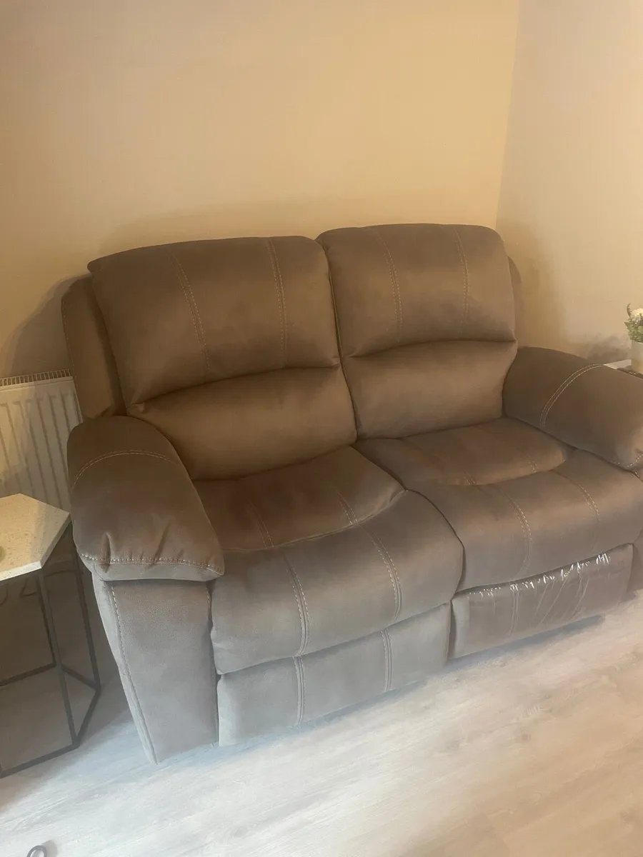 Recliner - Image 4