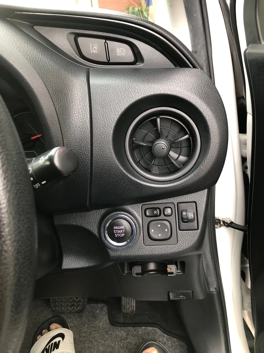 Toyota YARIS 2019 Auto , Push Start - Image 3