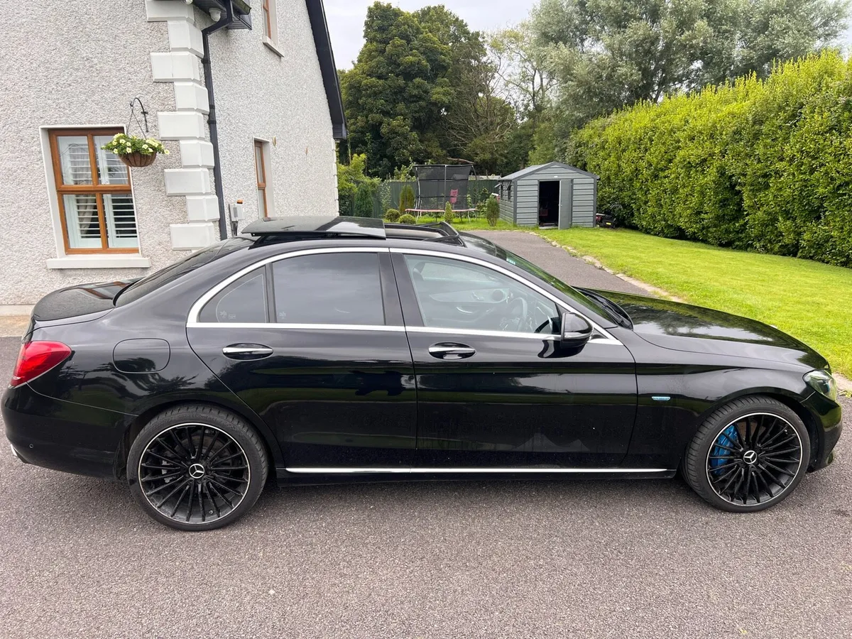 Car - Image 3