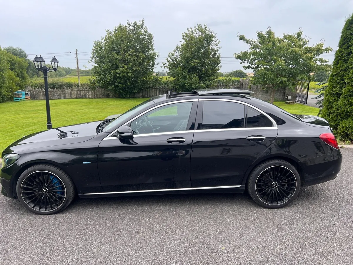 Car - Image 4