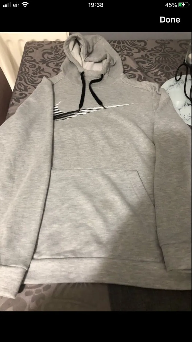Mens Nike hoodie size S €10 - Image 2