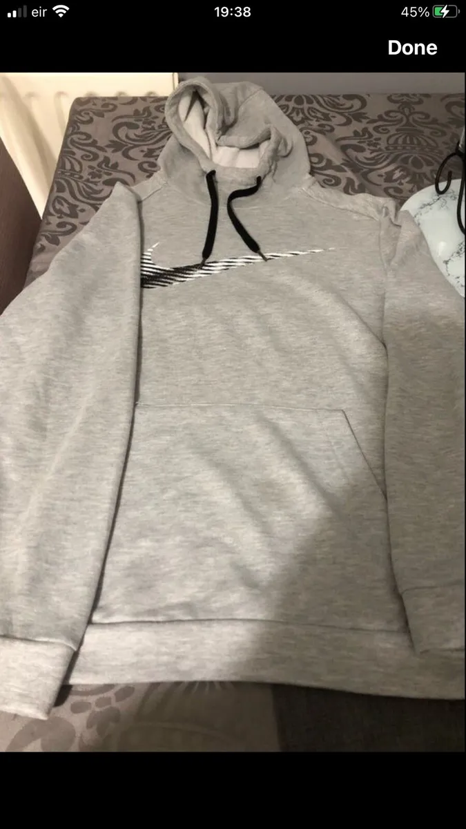 Mens Nike hoodie size S €10 - Image 4